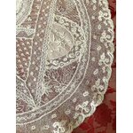 napperon-chemin-centre-de-table-ancien-broderie-fond-de-coiffe-bonnet-antiquite-brocante