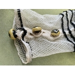 boutons-anciens-mercerie-boucles-dentelles-ceinture-souliers-rubans-antiquite-brocante