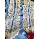 dentelle-ancienne-duchesse-de-bruxelles-costume-arlesienne-costumier-fichu-fuseaux-antiquite-brocante