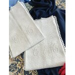 2-taies-oreiller-anciennes-pique-de-cton-dentelle-monogramme-initiales-chiffre-broderie-blanche-fait-main-linge-de-lit-trousseau-brocante