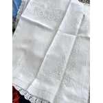 ancienne-taie-d-oreiller-brodee-main-dentelle-monogramme-plumetis-jours-boutons-nacre-linge-de-lit-antiquite-brocante