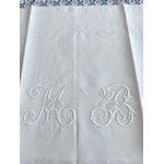 taie-oreiller-ancienne-en-lin-monogramme-mb-linge-ancien-antiquite-brocante-dentelle-broderie-blanche-lit-chambre-hote