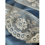 dentelle-ancienne-aux-fuseaux-valenciennes-bordure-jupon-volant-mercerie-antiquite-brocante-linge-ancien