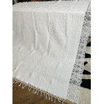 linge-de-lit-ancien-couverture-dessus-de-lit-coton-blanc-decor-fleurs-arabesques-acanthes-dentelle-puy-en-velay-antiquite