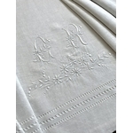 drap-ancien-broderie-blanche-jours-venise-marguerites-monogramme-fleuri-fait-main-antiquite-brocante