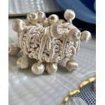 bonton-passementerie-ancien-vintage-mercerie-anciennes-haute-couture-mode-creation-collection-antiquite-brocante