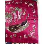 linge-ancien-decoration-soie-brodee-main-paon-broderie-indochine-1900-cerisier-grue-antiquite-brocante-aiguille-coussin-antiquite-brocante-vintage
