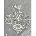 couronne-comtale-armoiries-ecusson-comte-linge-ancien-mouchoir-pochette-chateau-noblesse-aristocratie-antiquite-brocante