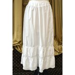 jupon ancien en coton blanc avec plis religieuse et broderie anglaise