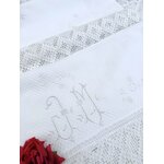 Dessus de lit ancien en piqué de coton brodé Linge ancien