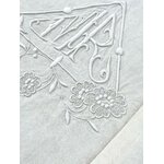 Initiales MR monogramme broderie blanche trousseau Linge ancien