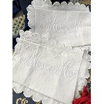 Paire de taies d'oreiller en lin initiales MM Linge ancien