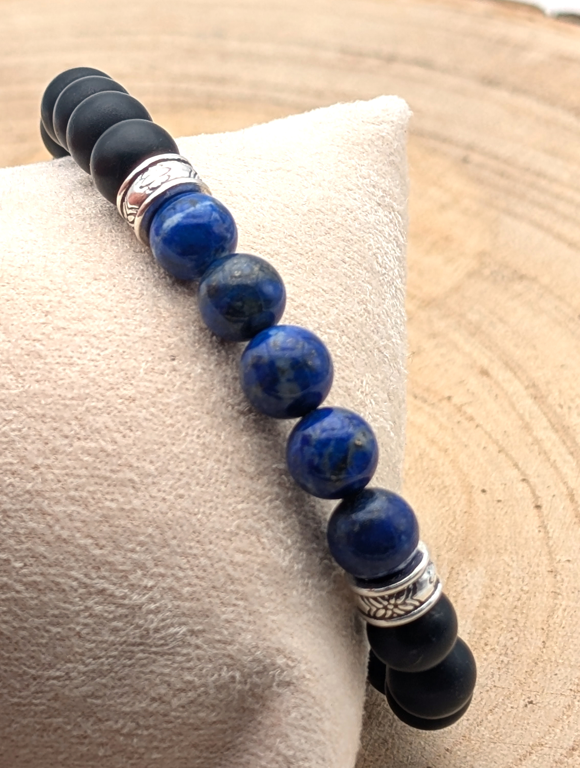 bracelet-mineraux-lapis-lazuli-onyx-givre