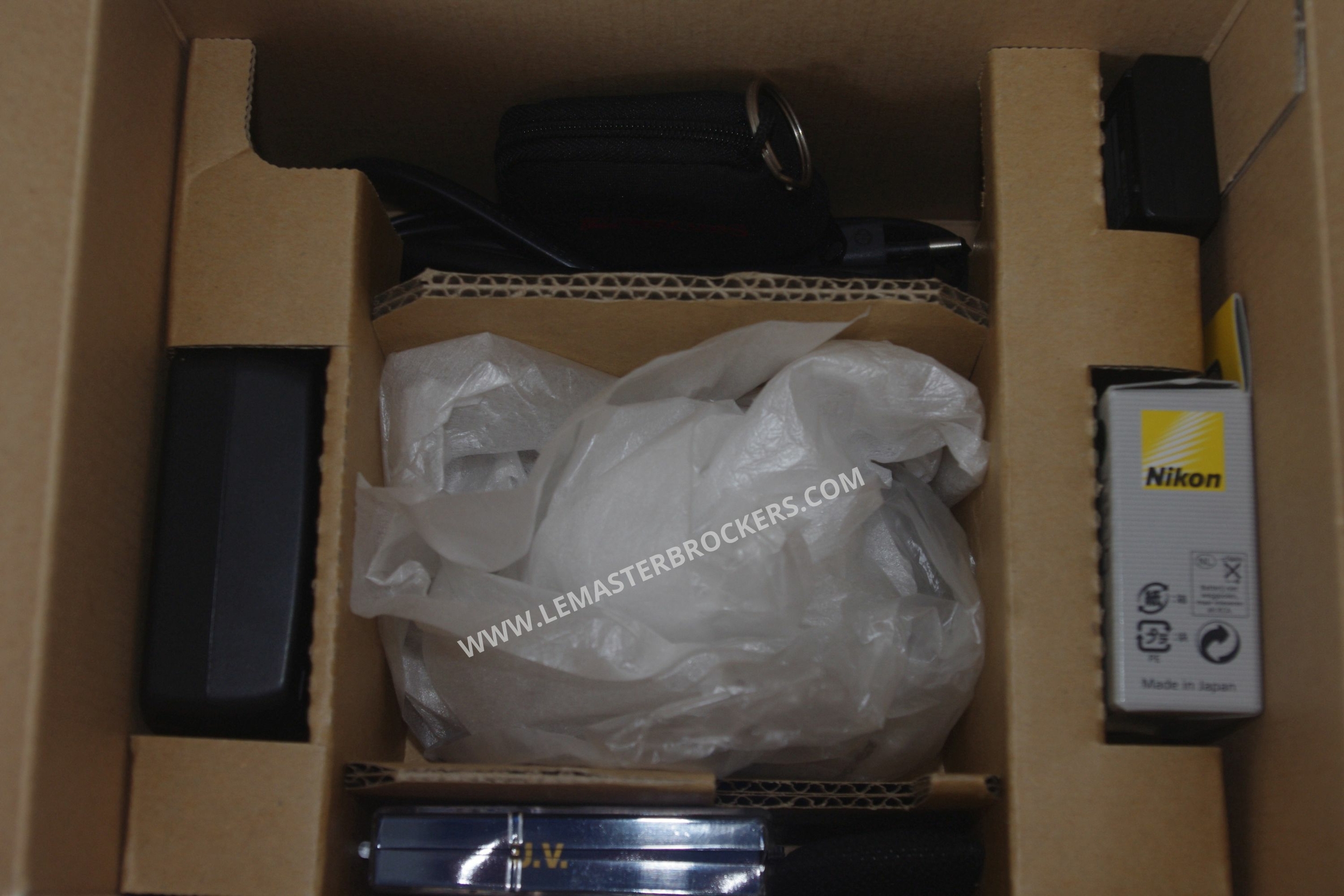 NIKON-COOLPIX-8400-BOITE-ORIGINE