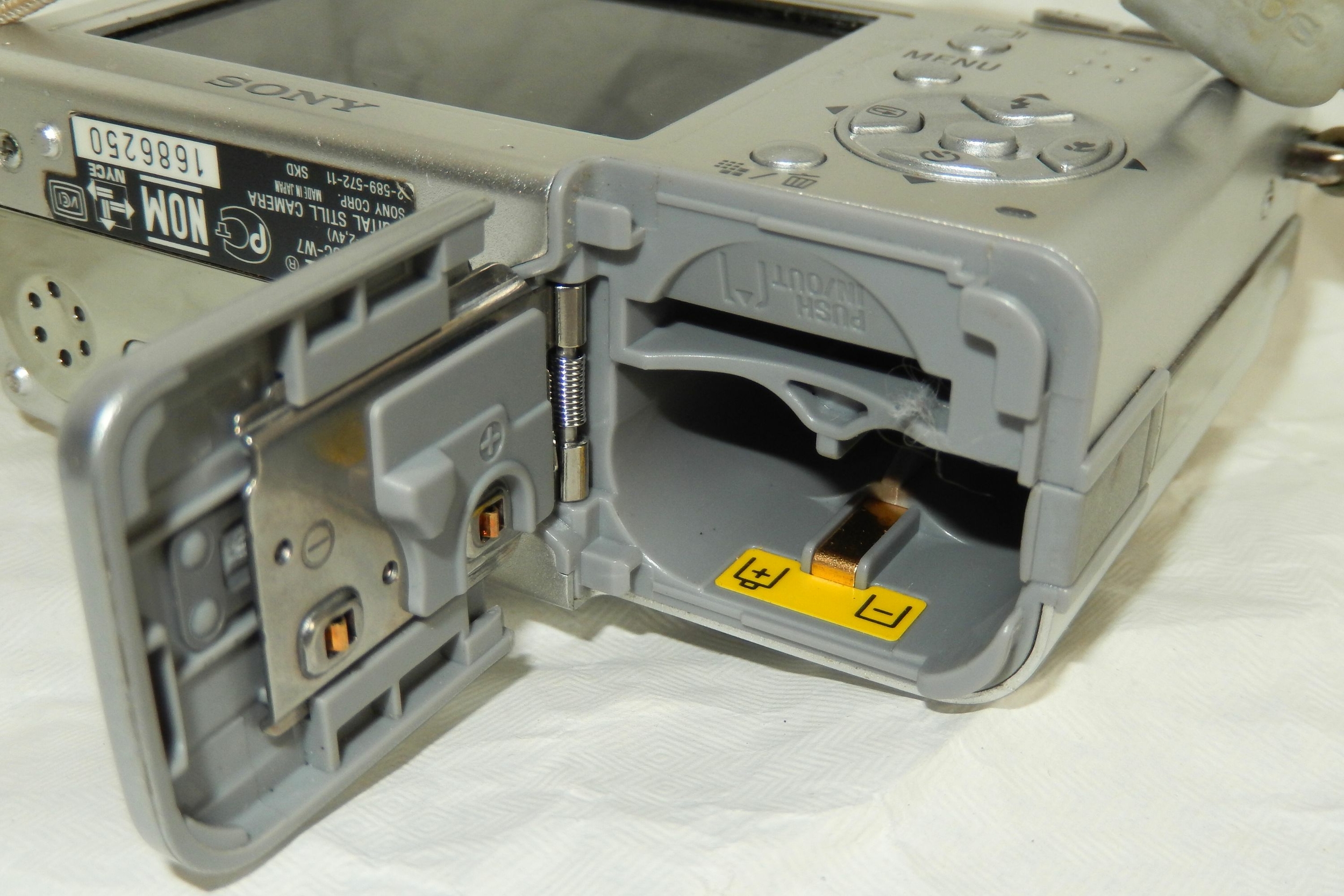 SONY CYBER-SHOT DSC-W7 appareil photo numérique vintage