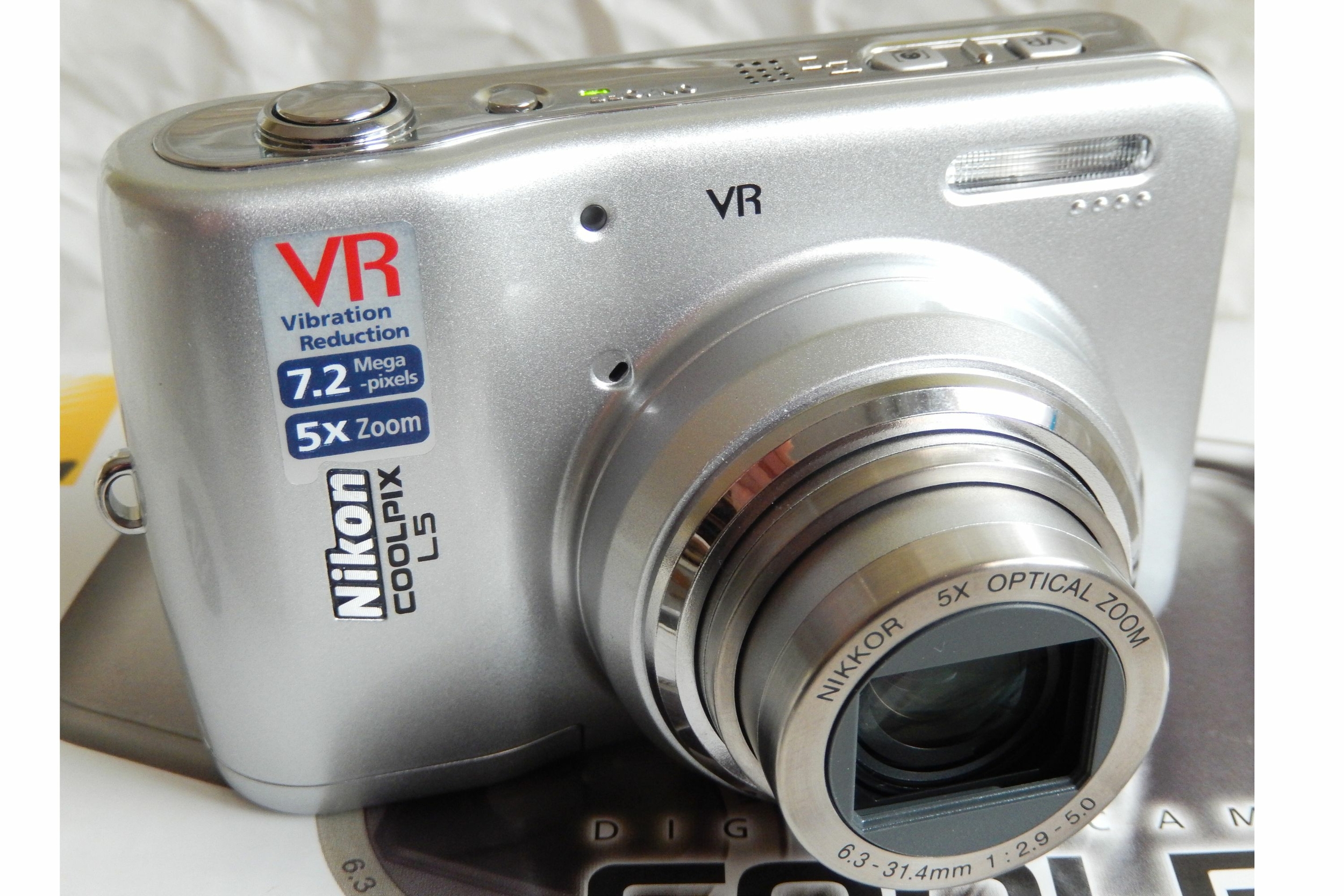 Nikon Coolpix L5 Nikon Coolpix L5 Point And Shoot Price In India