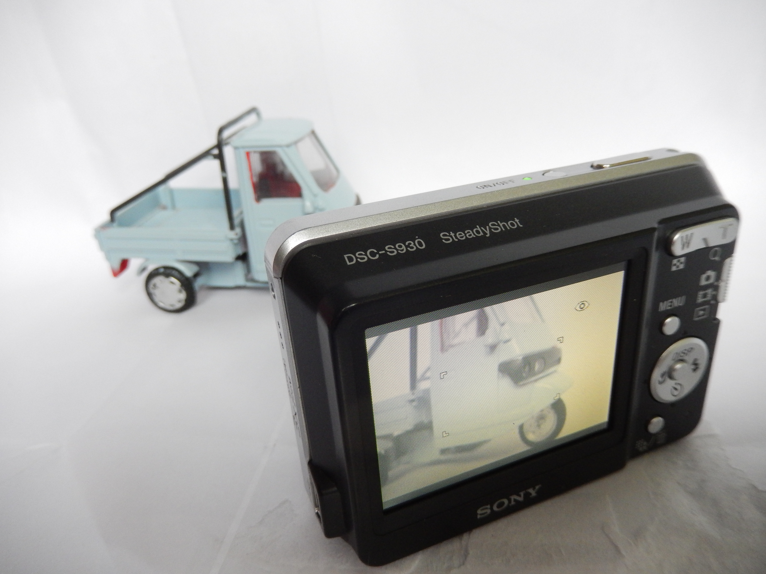 Sony Cyber-shot DSC-S930
