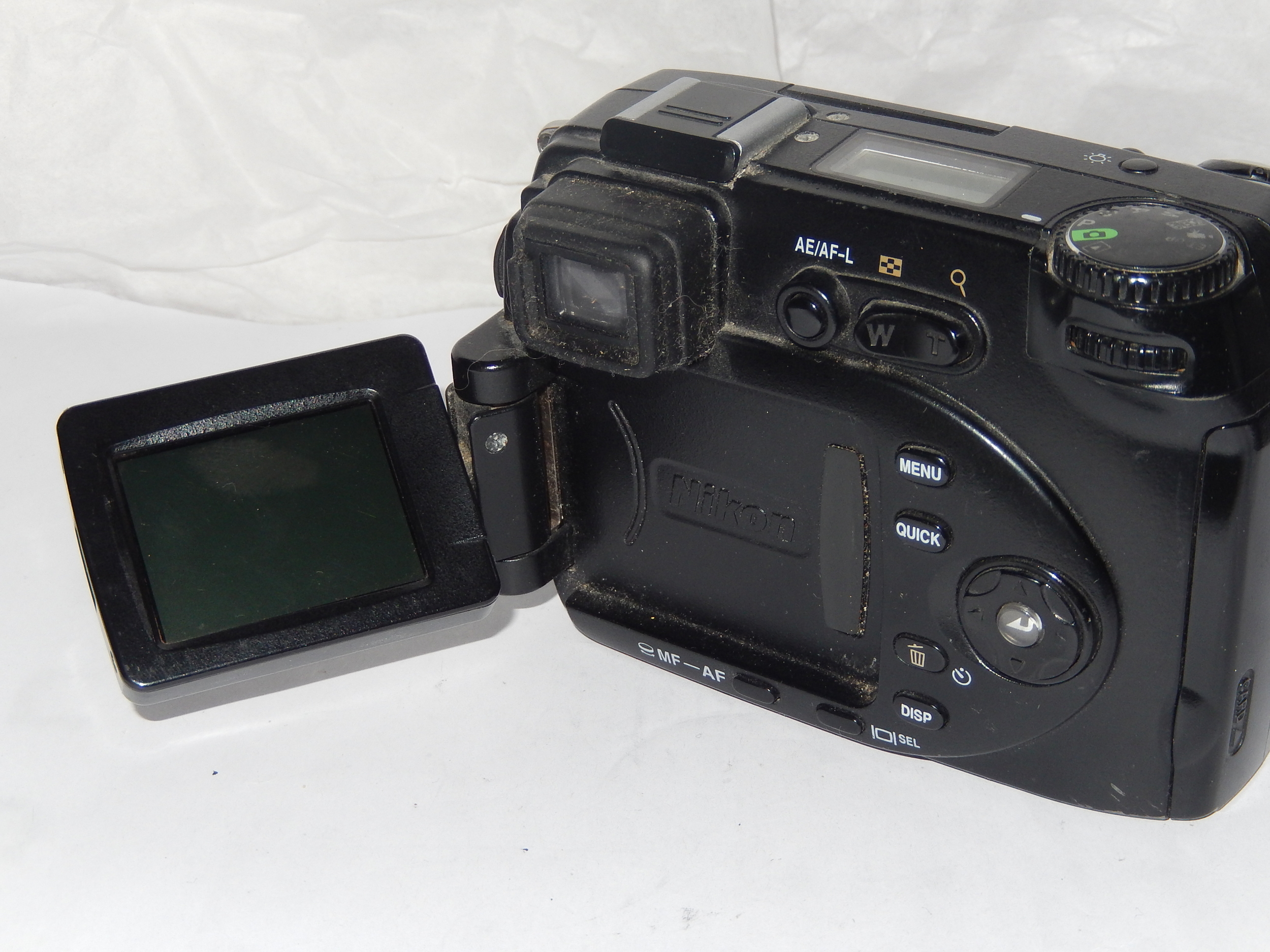 NIKON COOLPIX 8400 APPAREIL PHOTO VINTAGE HORS-SERVICE