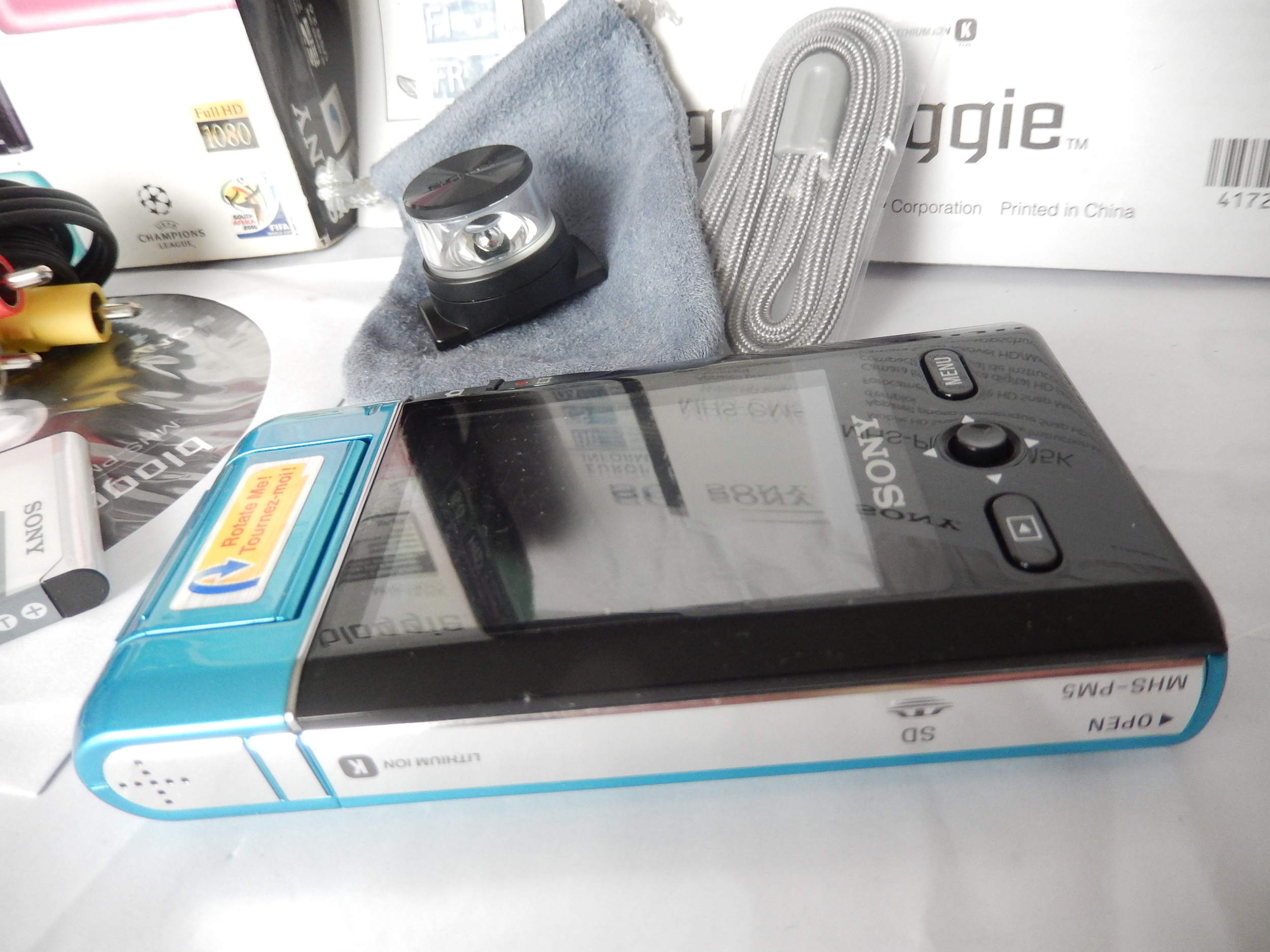 SONY-MHS-PM5-SNAP-LEMASTERBROCKERS