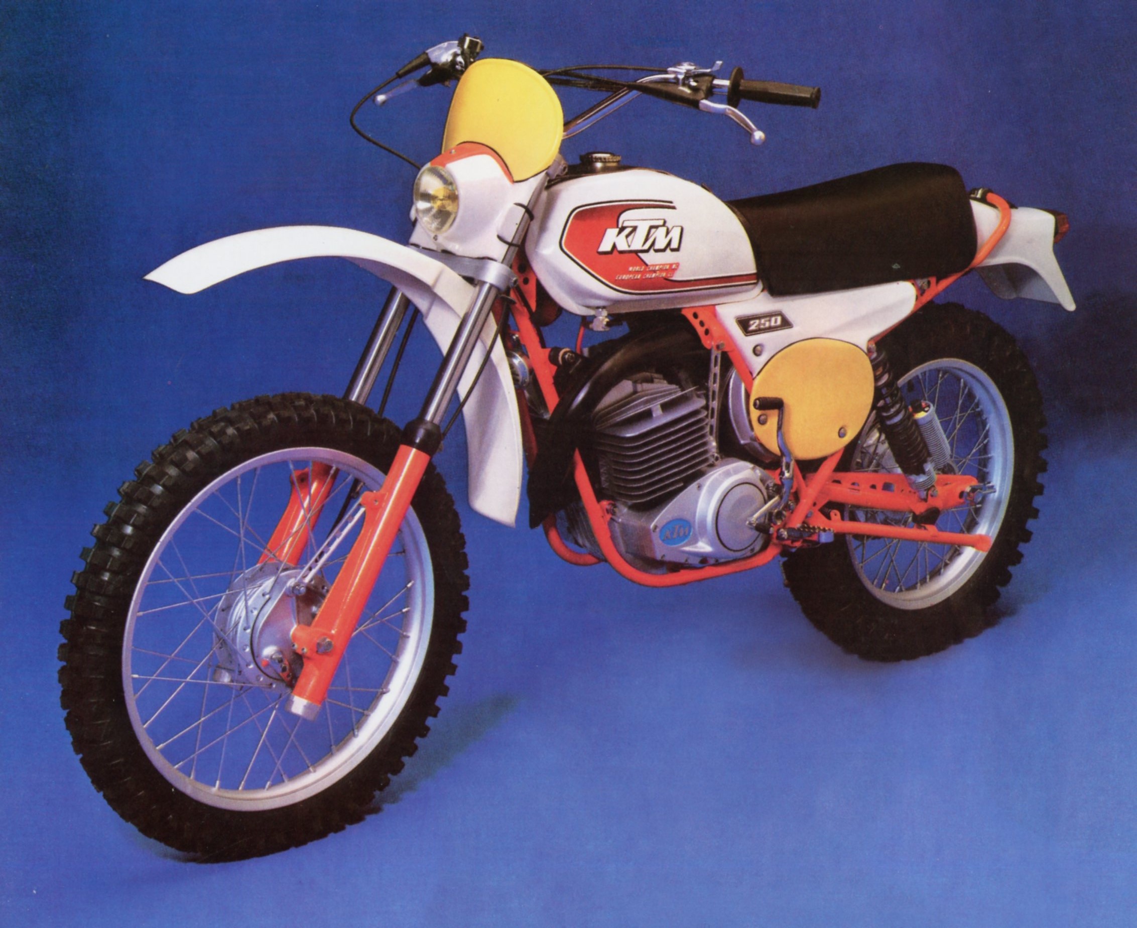 KTM GS 250 - 1976 - FICHE MOTO CARACTÉRISTIQUES