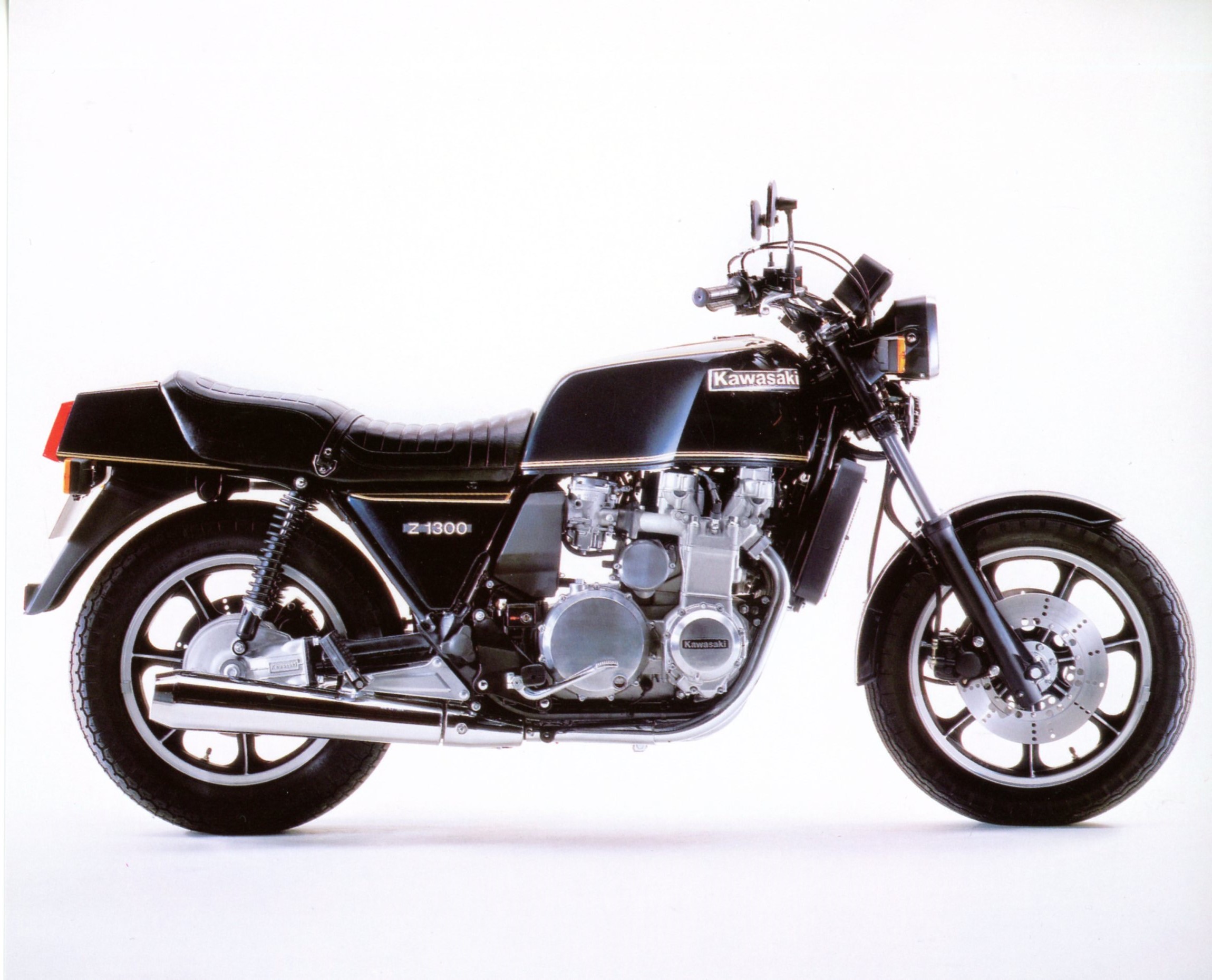 KAWASAKI Z1300 1979 - FICHE MOTO CARACTÉRISTIQUES