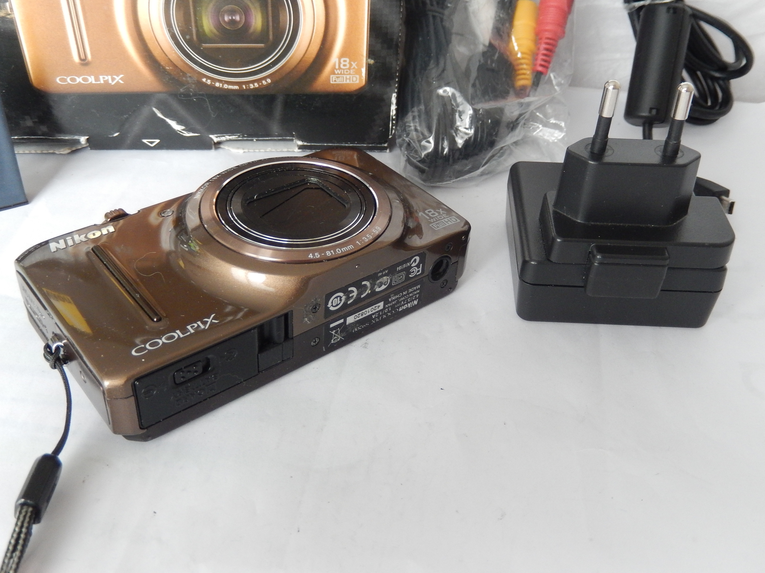 NIKON COOLPIX S9200 18.1MP MARRON - APPAREIL PHOTO VINTAGE