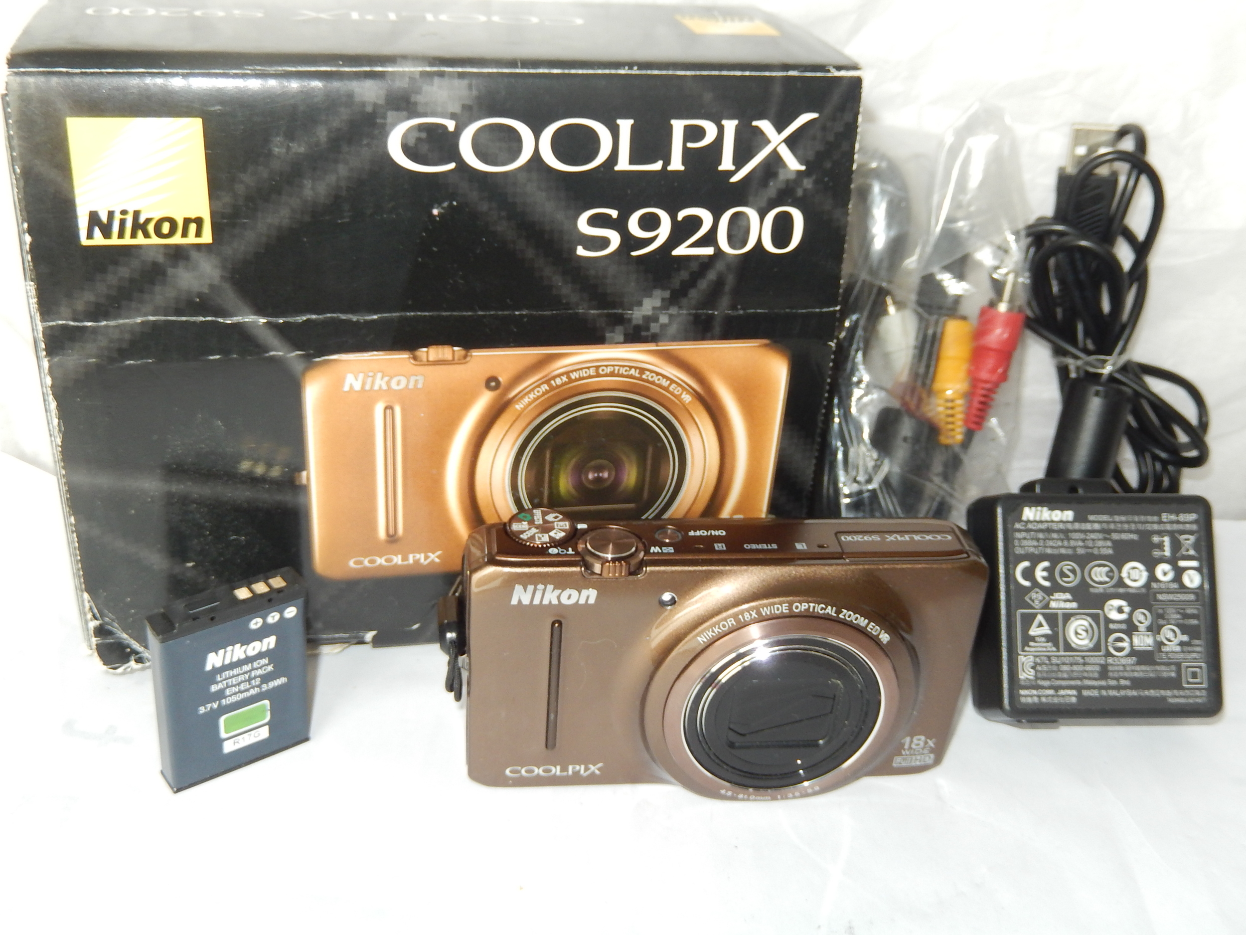 NIKON COOLPIX S9200 18.1MP MARRON - APPAREIL PHOTO VINTAGE