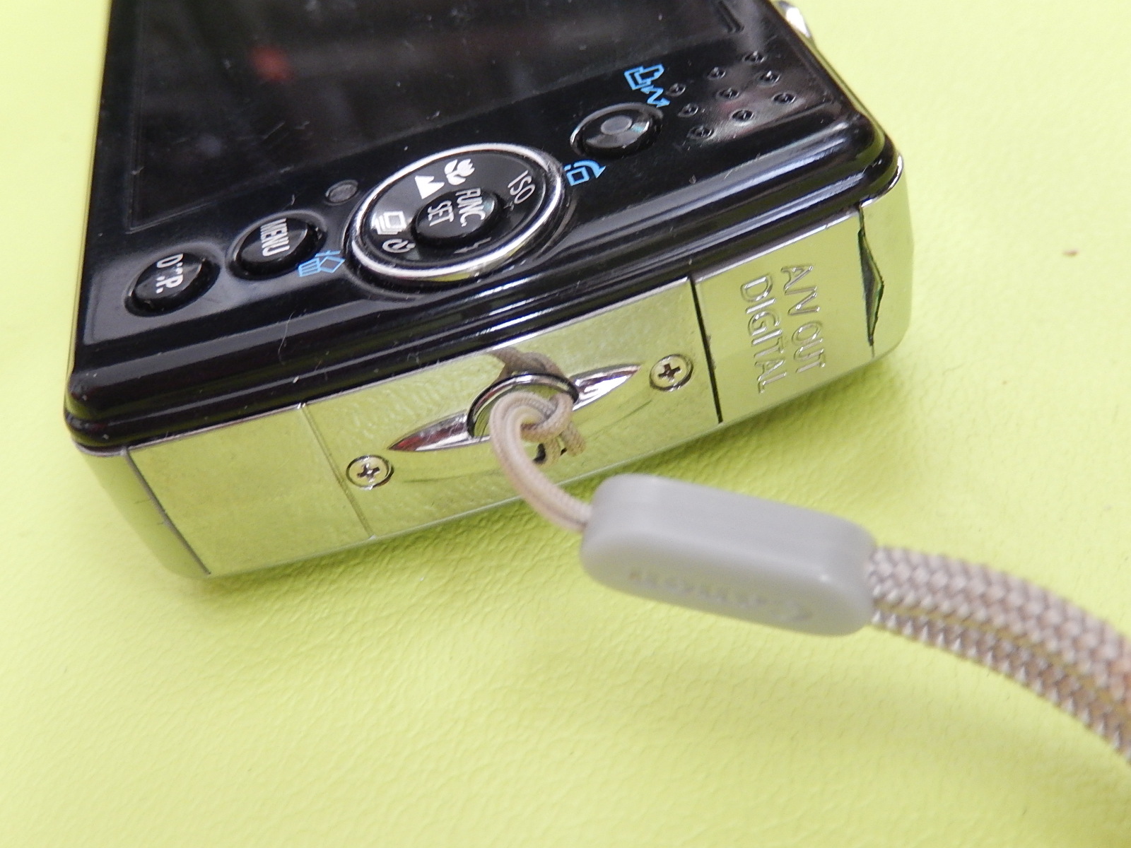 CANON IXUS 65 6MP ZOOM 3X APPAREIL PHOTO NUMERIQUE VINTAGE OCCASION
