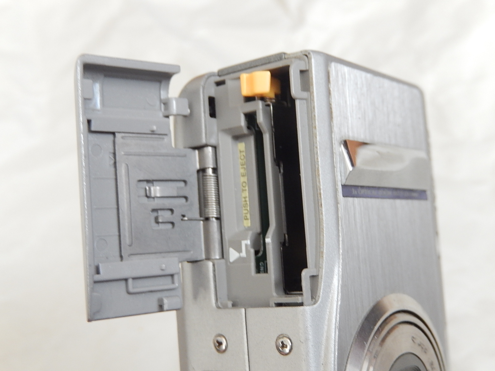 FUJIFILM FINEPIX F700 APPAREIL PHOTO VINTAGE HORS-SERVICE
