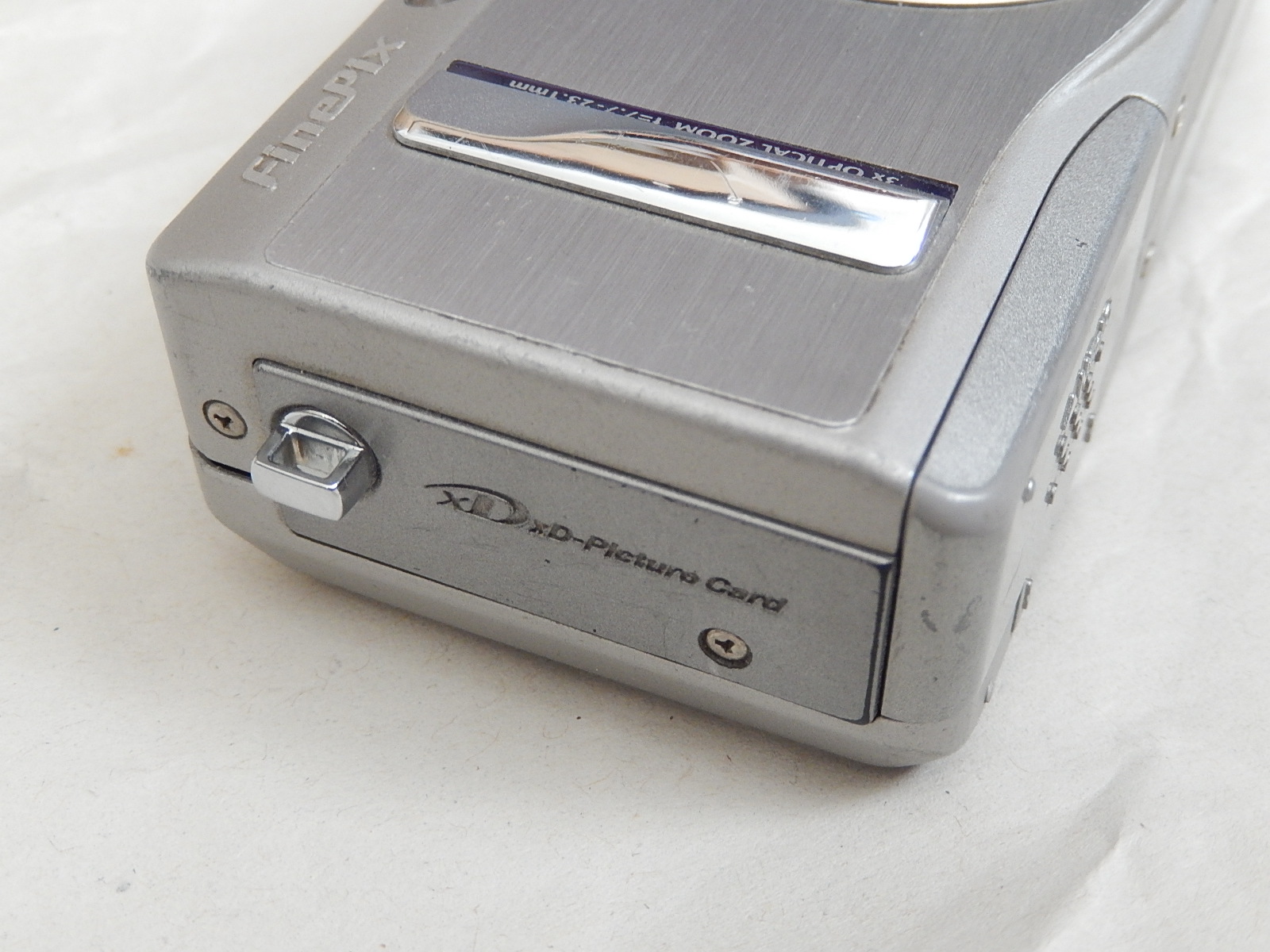 FUJIFILM FINEPIX F700 APPAREIL PHOTO VINTAGE HORS-SERVICE
