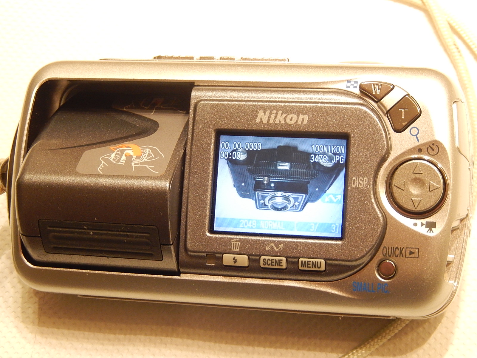 NIKON COOLPIX 3500 AVEC BOÎTE D ORIGINE