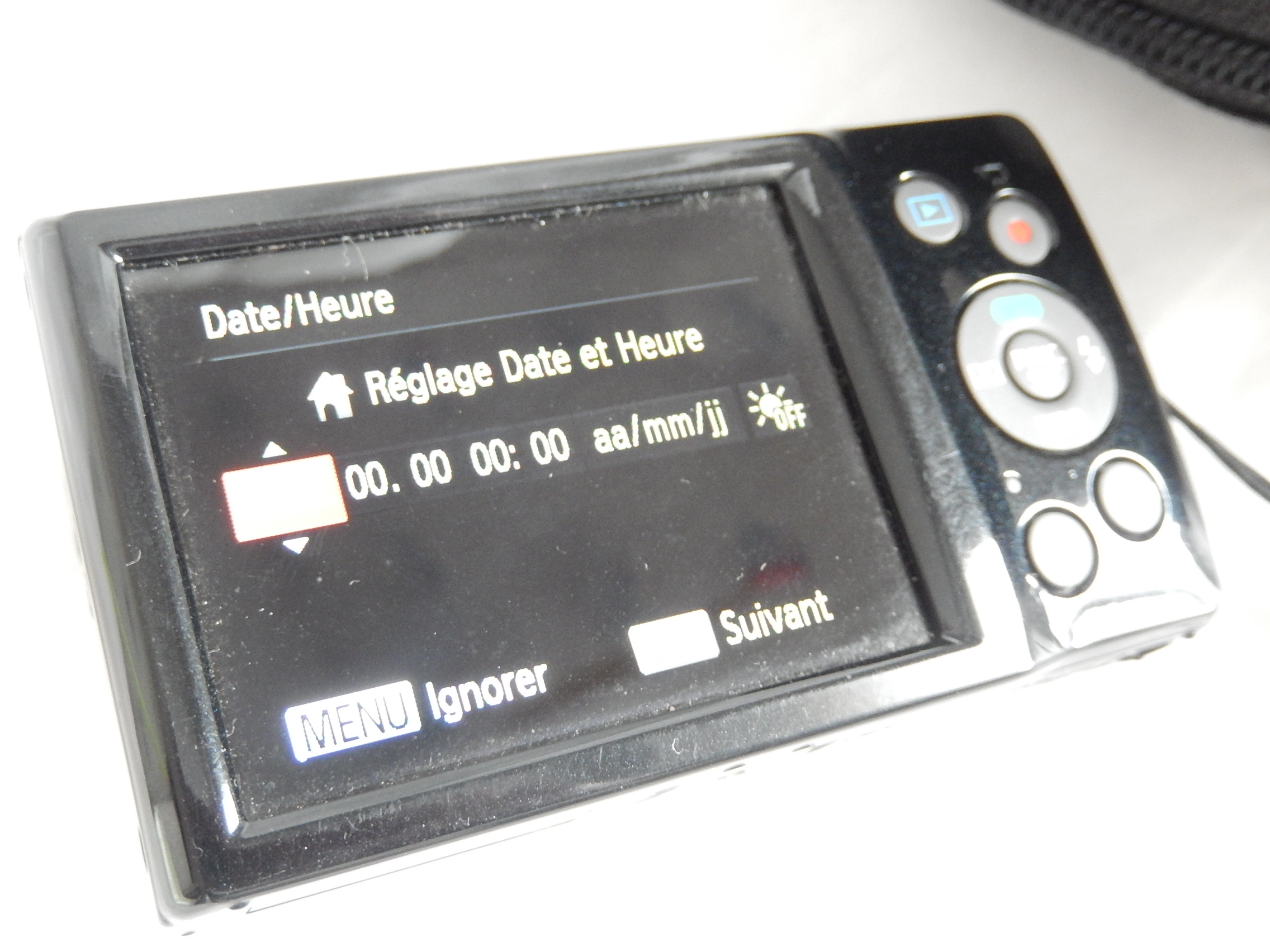 CANON IXUS 177 20MP 8X ZOOM AVEC BOITE