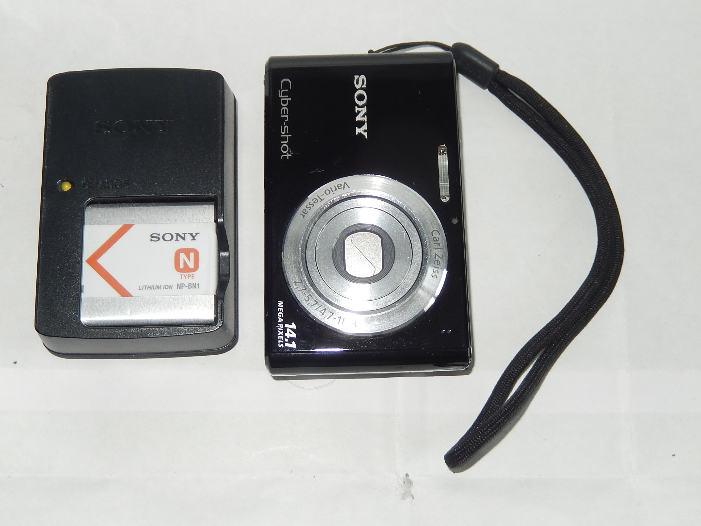 APPAREIL PHOTO NUMERIQUE VINTAGE SONY DSC-W330 CYBERSHOT 14.1MP 4X ZOOM