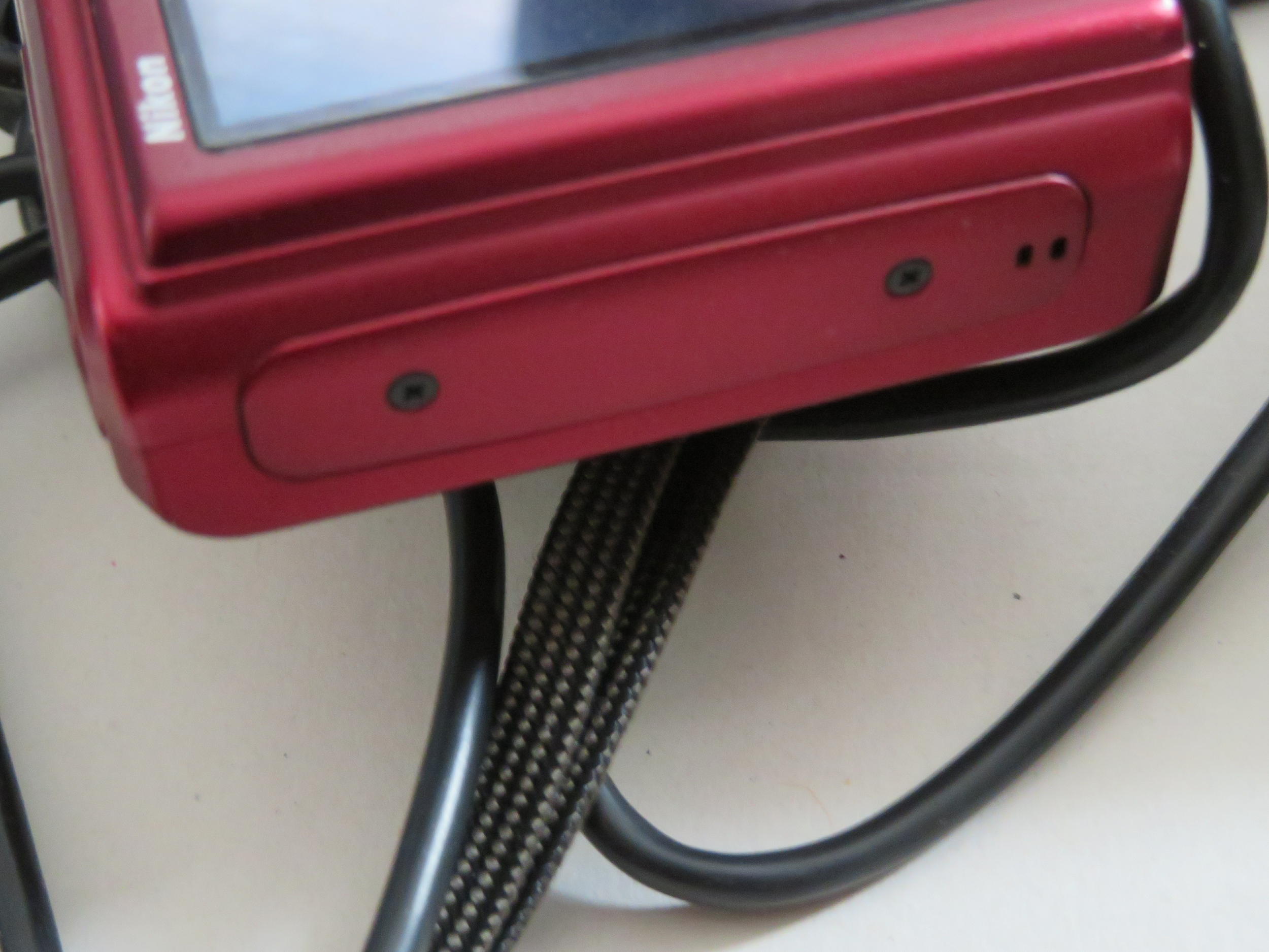 NIKON COOLPIX S9500 18.1MP ZOOM 22X ROUGE