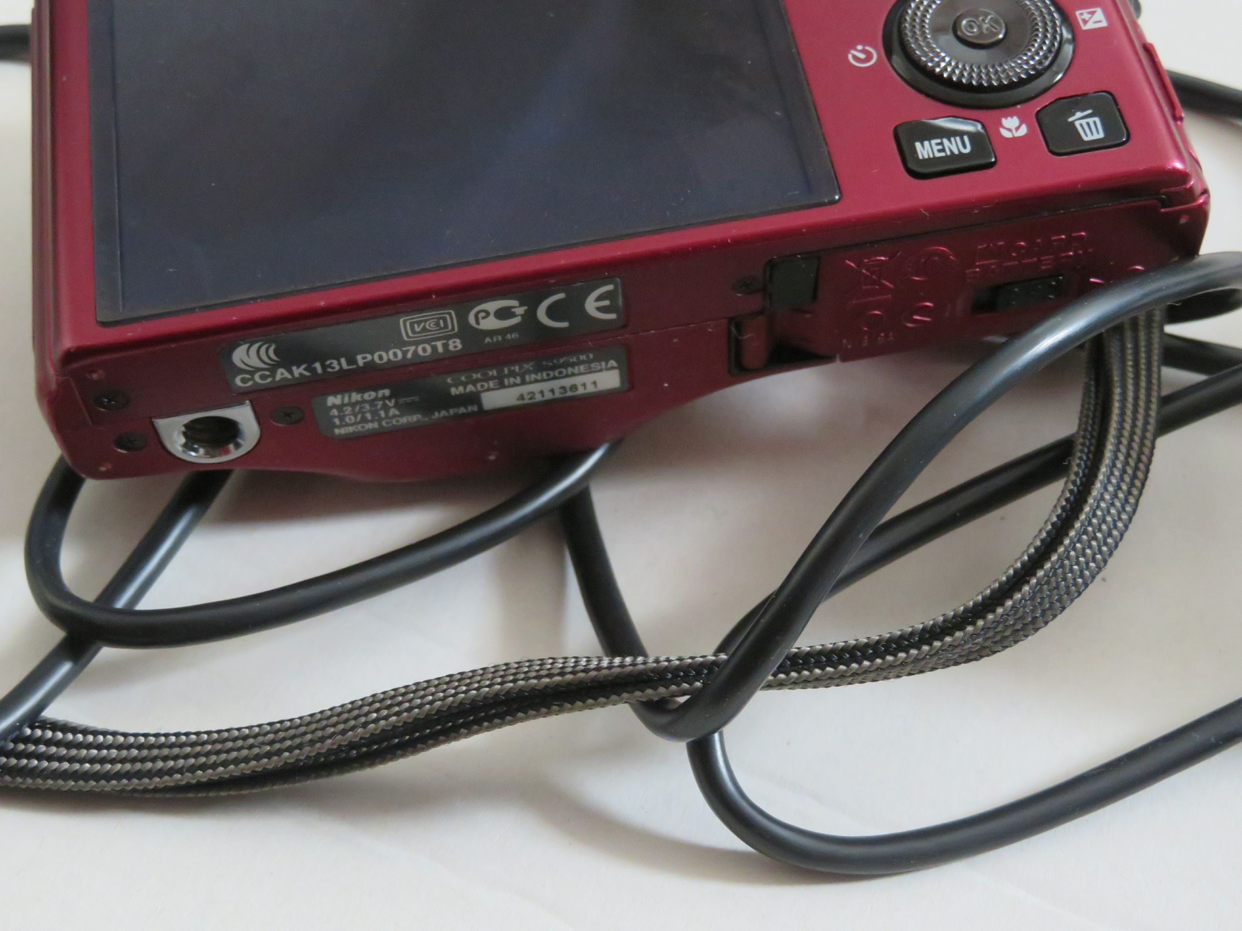 NIKON COOLPIX S9500 18.1MP ZOOM 22X ROUGE