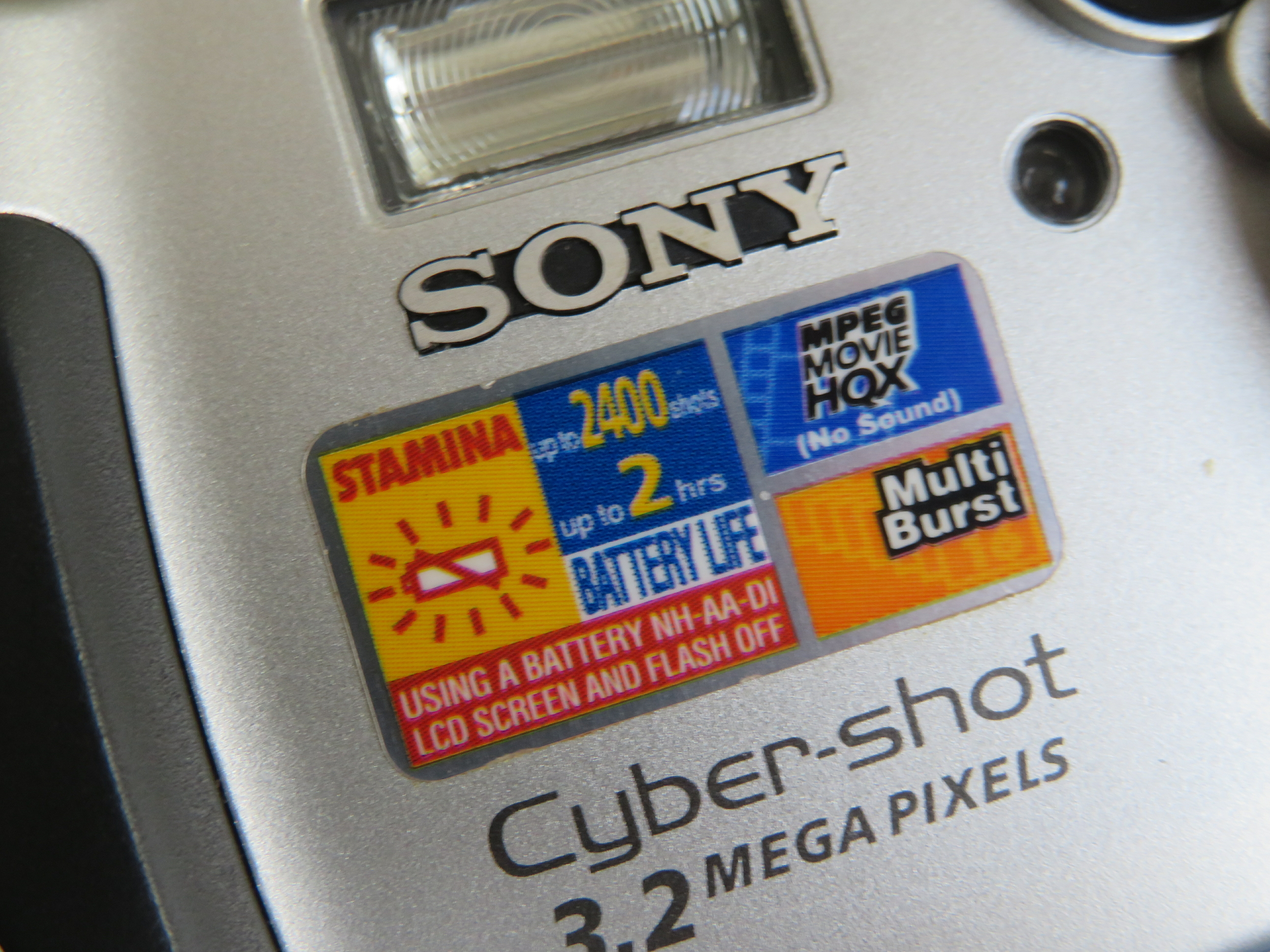 APPAREIL PHOTO SONY DSC-P71 3.2MP DIGITAL CAMERA VINTAGE