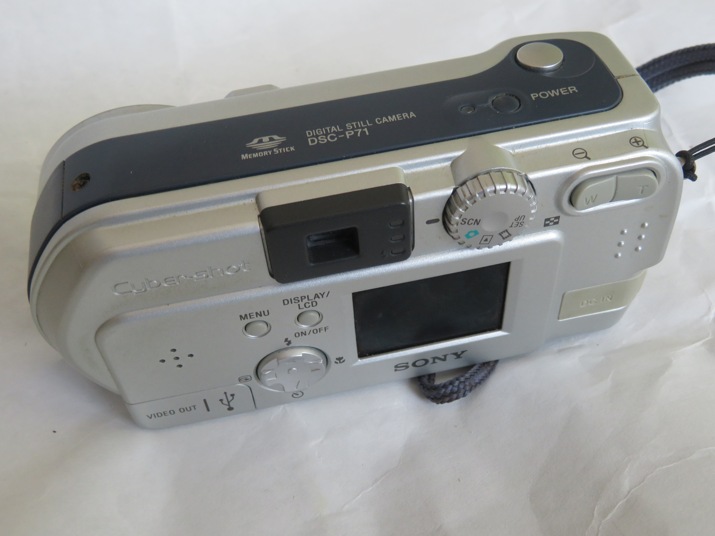 APPAREIL PHOTO SONY DSC-P71 3.2MP DIGITAL CAMERA VINTAGE