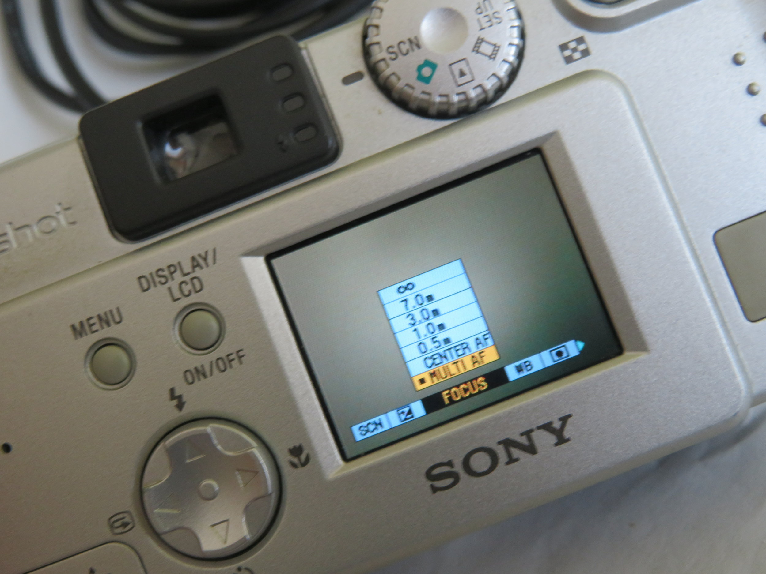 APPAREIL PHOTO SONY DSC-P71 3.2MP DIGITAL CAMERA VINTAGE