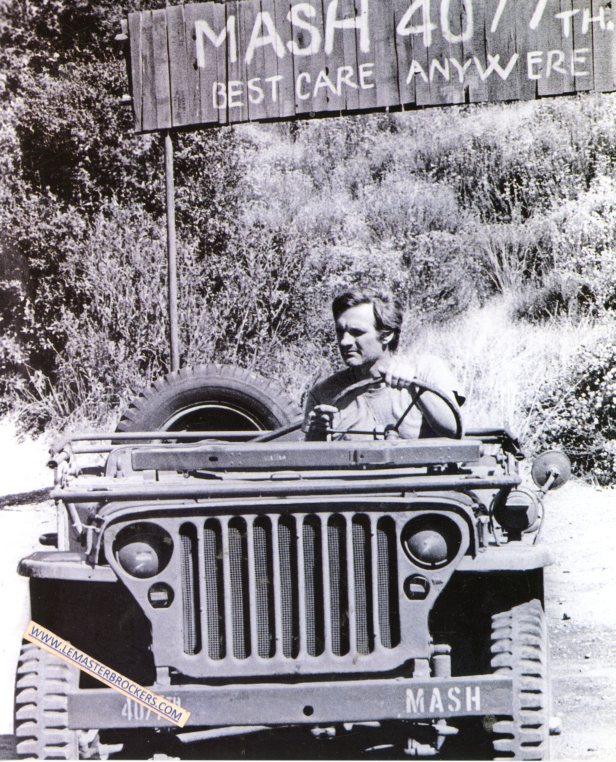 FICHE SERIE TV M.A.S.H. MASH PHOTO WILLYS MB JEEP 1942