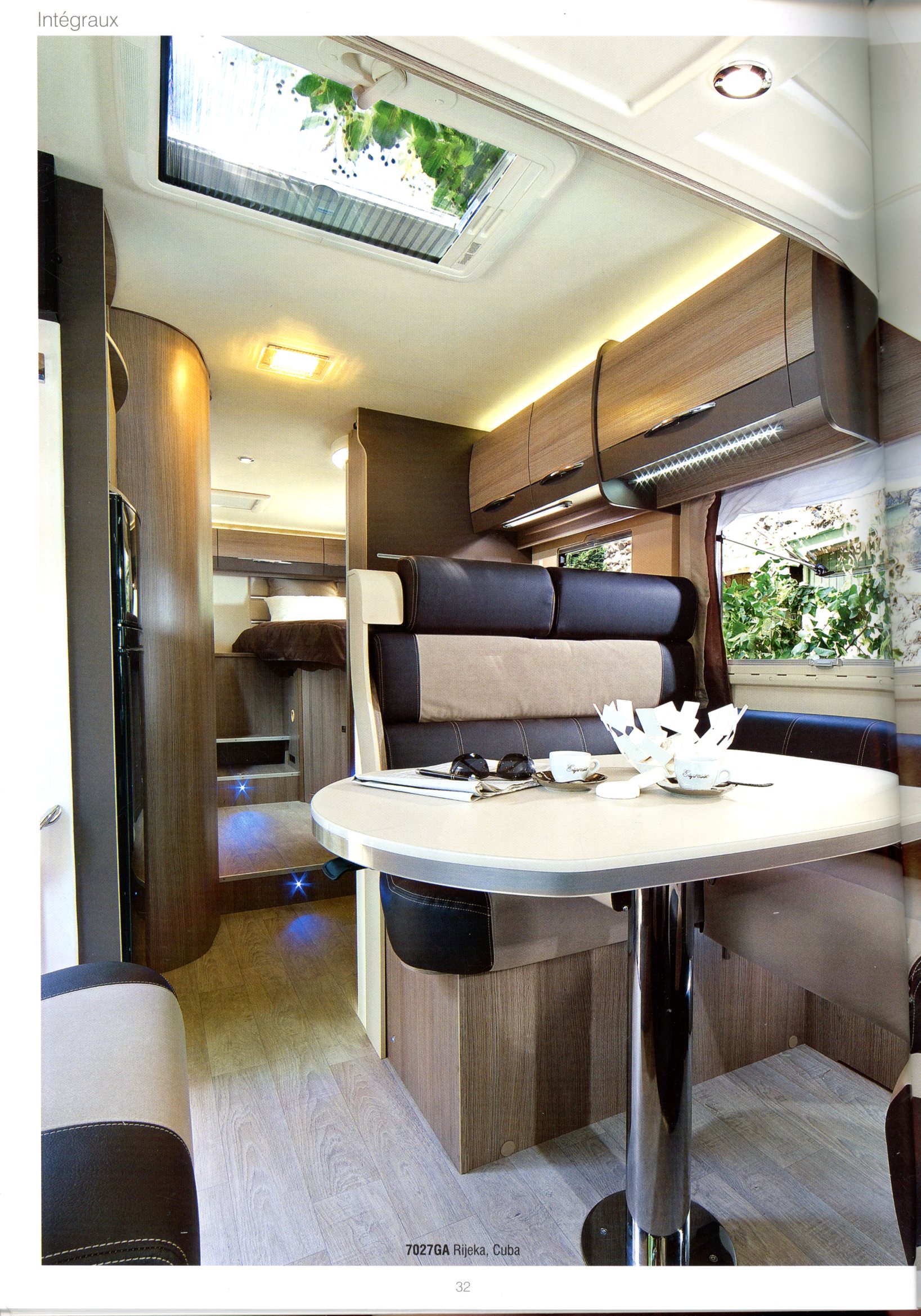 CATALOGUE CHAUSSON SO FRENCH 2016 CAMPING-CARS ET VANS