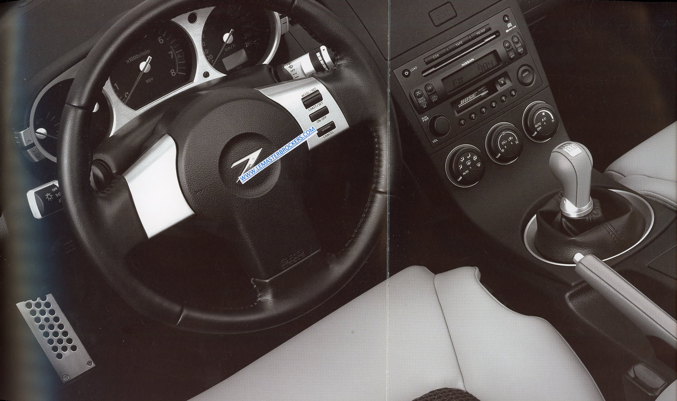 BROCHURE NISSAN 350Z ROADSTER AVEC CD-ROM DE 2004