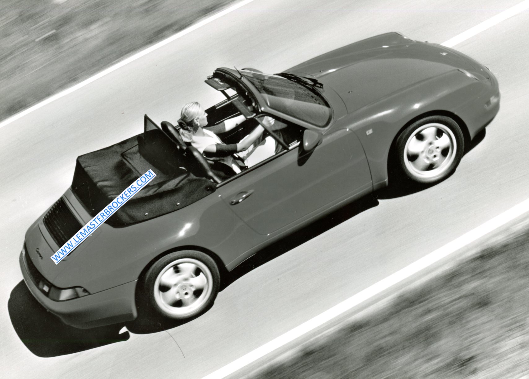 PHOTO PRESSE PORSCHE 911 CARRERA CABRIOLET 1996