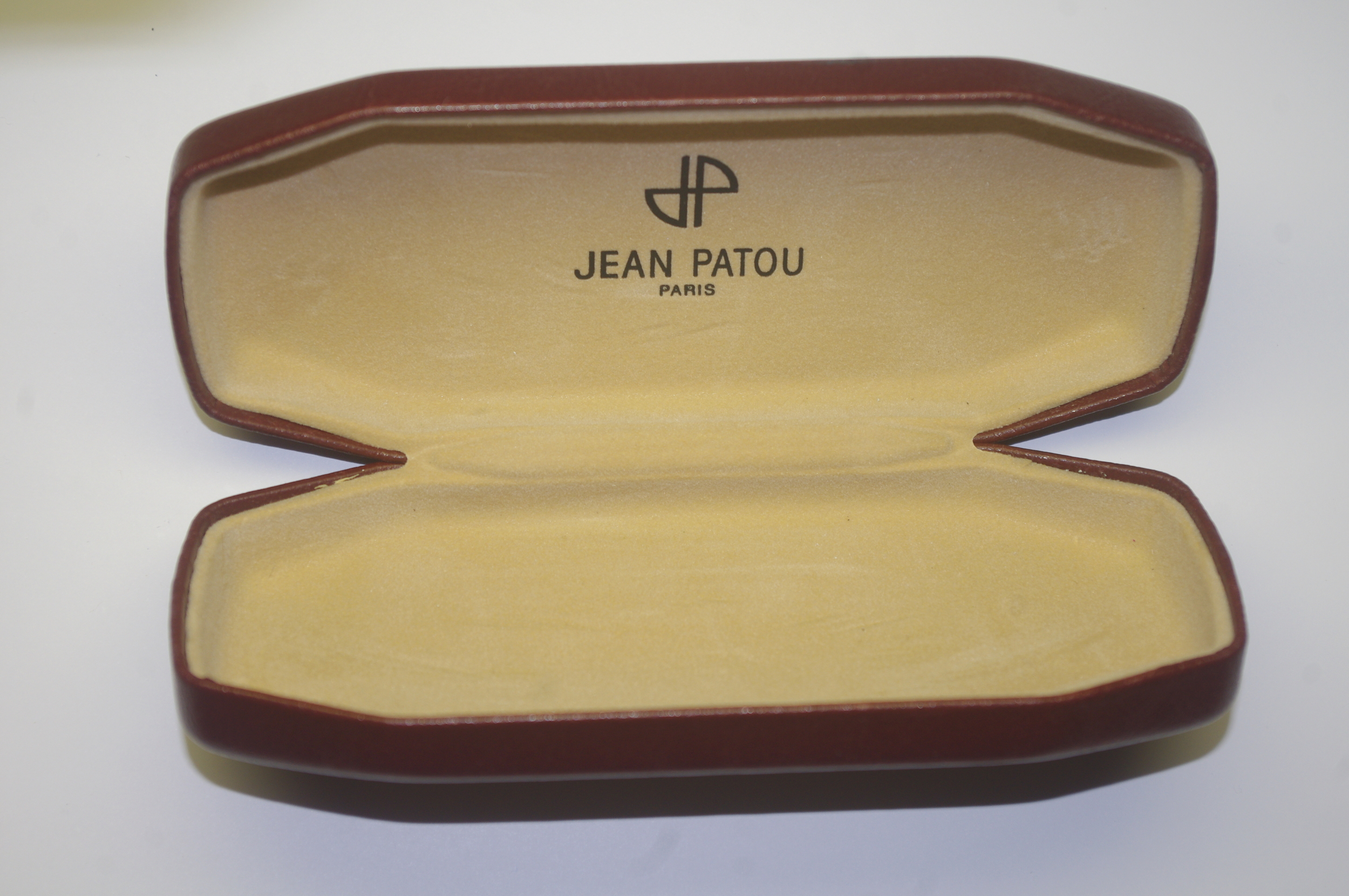 ÉTUI-MONTURE-DE-LUNETTES-JEAN-PATOU-PARIS-LEMASTERBROCKERS