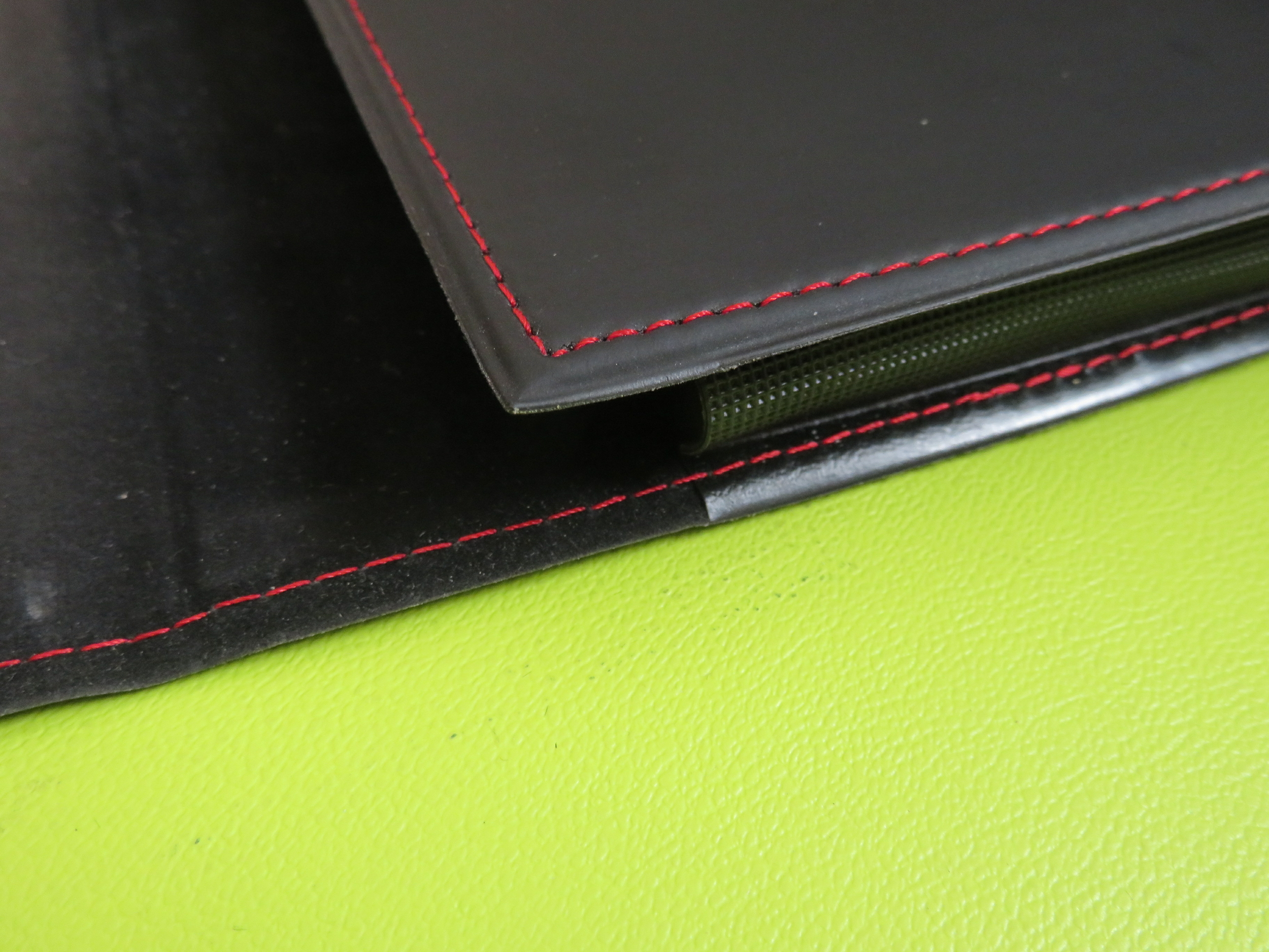 POCHETTE CUIR POUR NOTICE ET MANUEL ABARTH