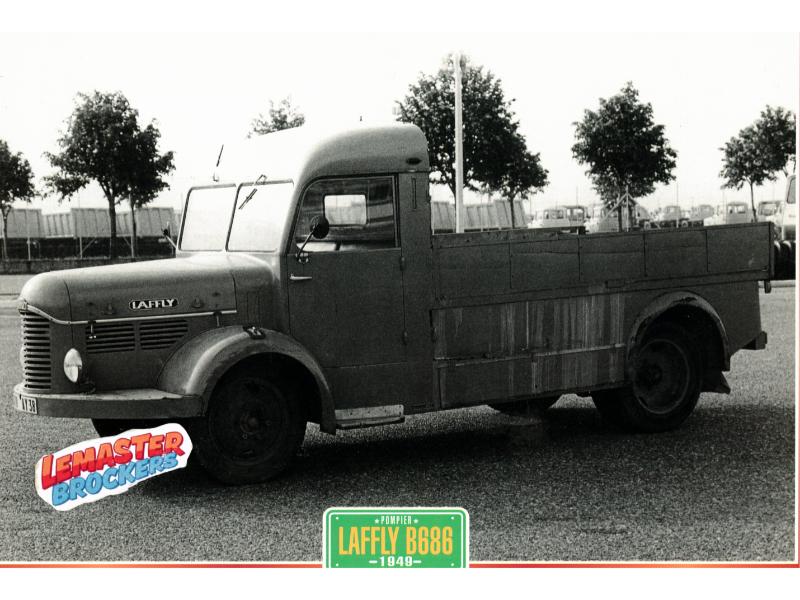 1938 Laffly BSS C3 Premier Secours in Quai de Grenelle, 1950