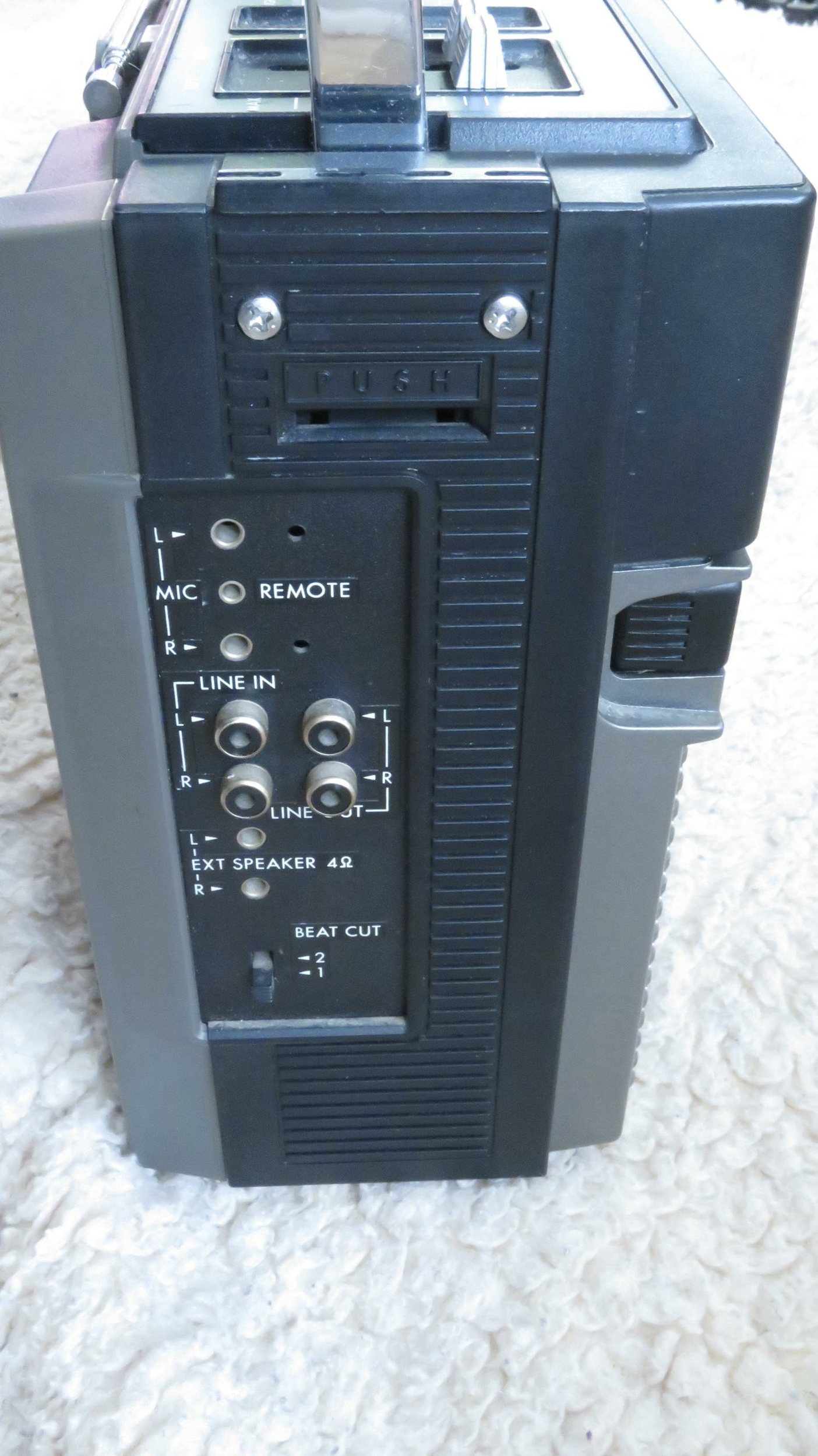 radio-cassette-vintage-jvc