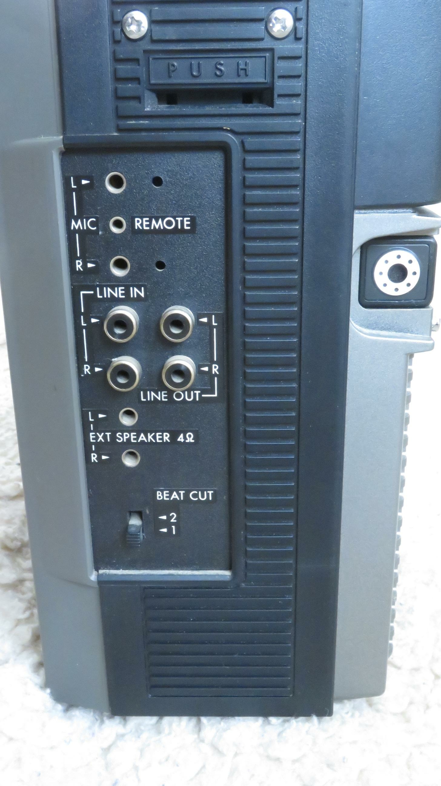 radio-cassette-vintage-jvc
