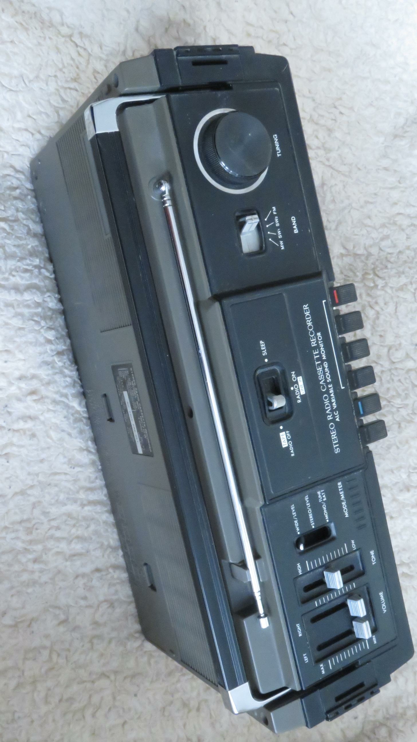 radio-cassette-vintage-jvc