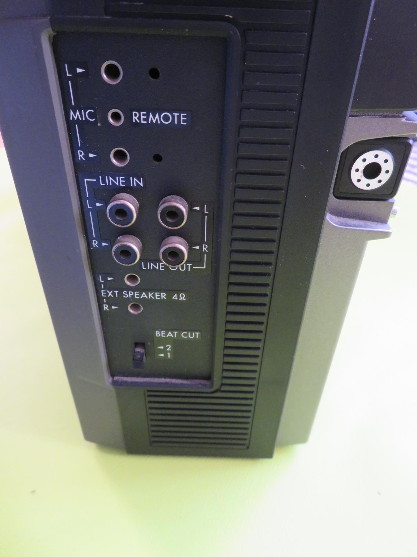 radio-cassette-vintage-jvc