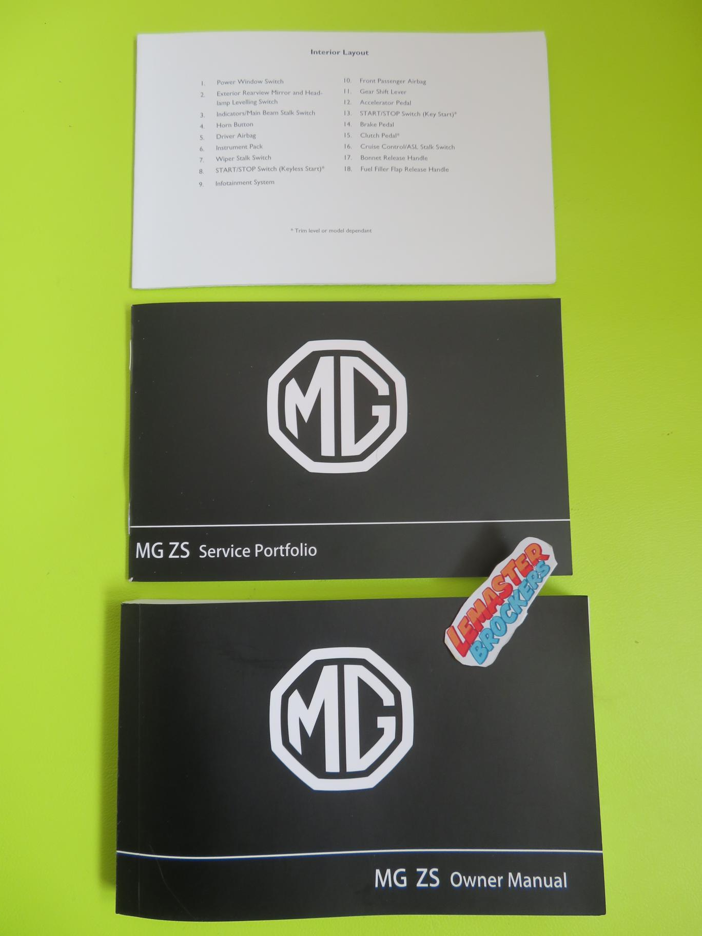 OWNER MANUAL MG ZS   SERVICE PORTFOLIO (ANGLAIS)
